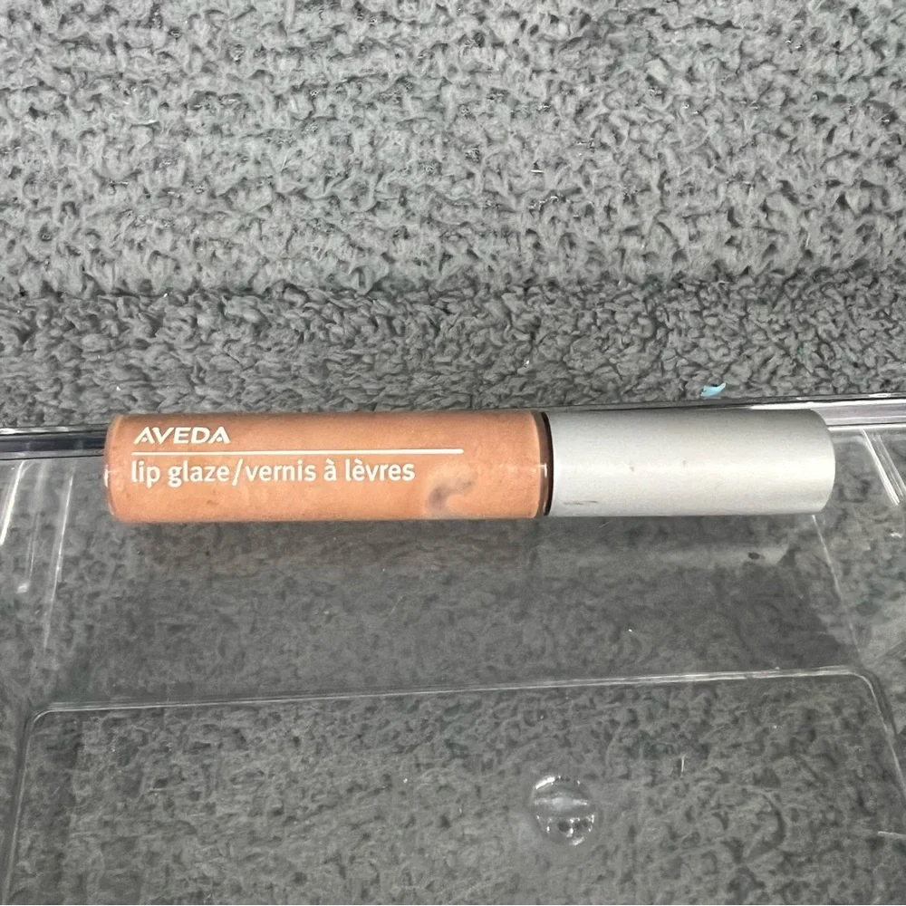 New!‎ Aveda Lip Glaze / Gloss 680 Kamara Fruit DISCONTINUED NWOB